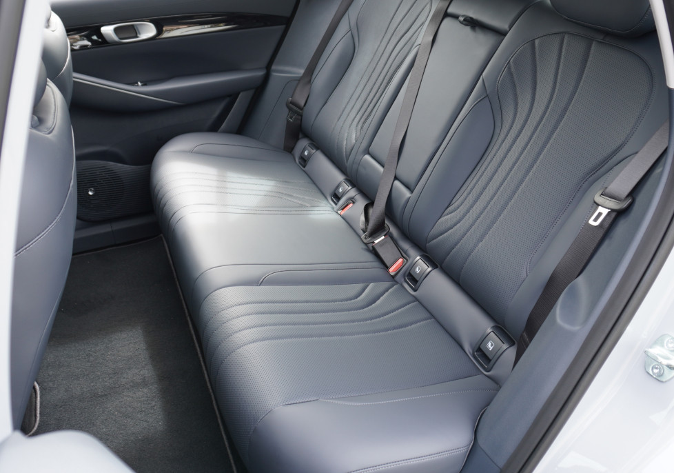 Proton emas7 rear seats