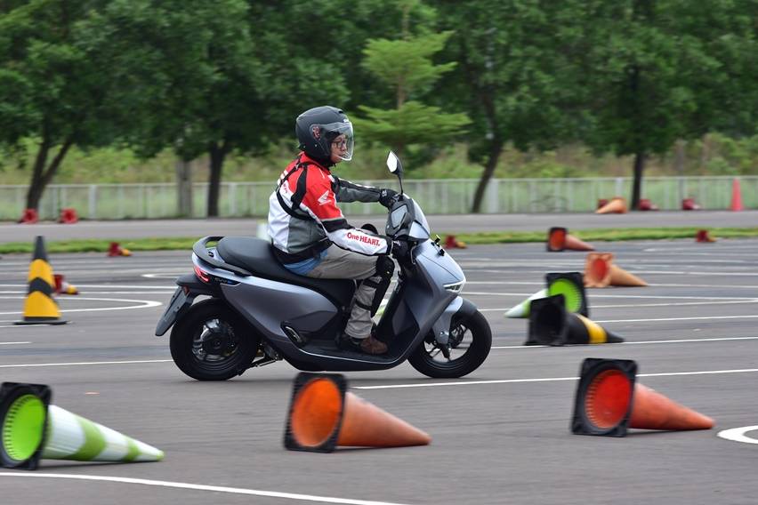 First Ride Honda CUV e: Senyap dan Bertenaga