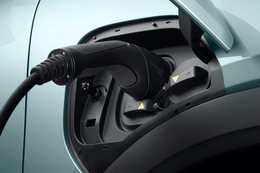 Proton eMAS 7 charging