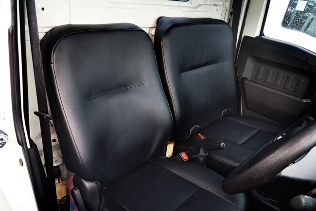 2024/12/Interior-Hilux-Rangga-Diesel-Standar-MT-2.jpg