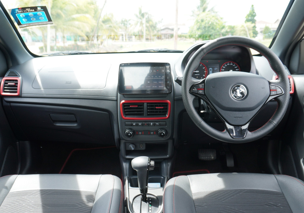 Proton Saga interior dashboard