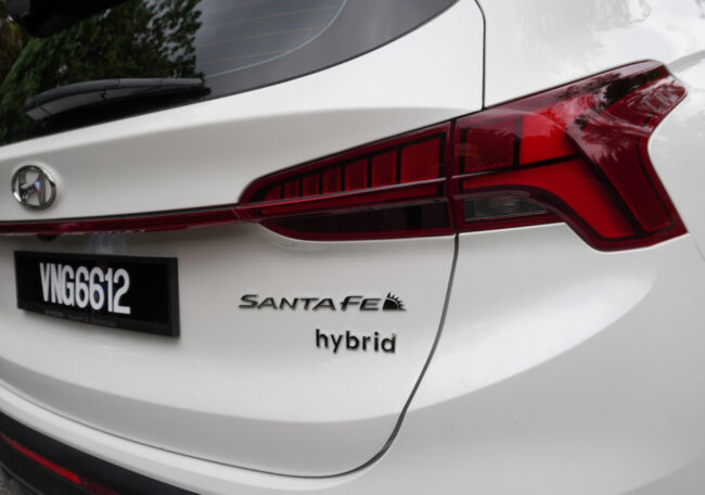Hyundai Santa Fe hybrid review