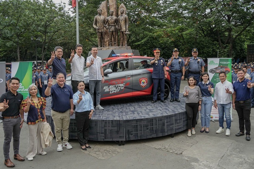 Contract signing between Valenzuela City and ACMobility