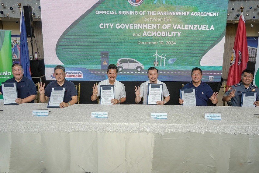 Contract signing between Valenzuela City and ACMobility