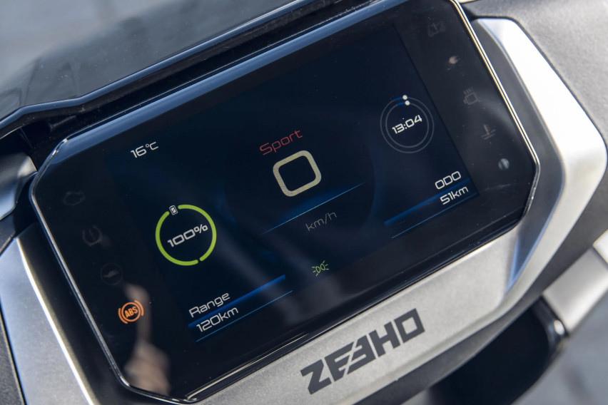 Zeeho AE8 S+  TFT display