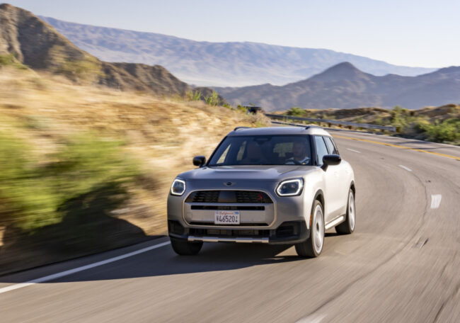 CKD MINI Countryman S ALL4 engine