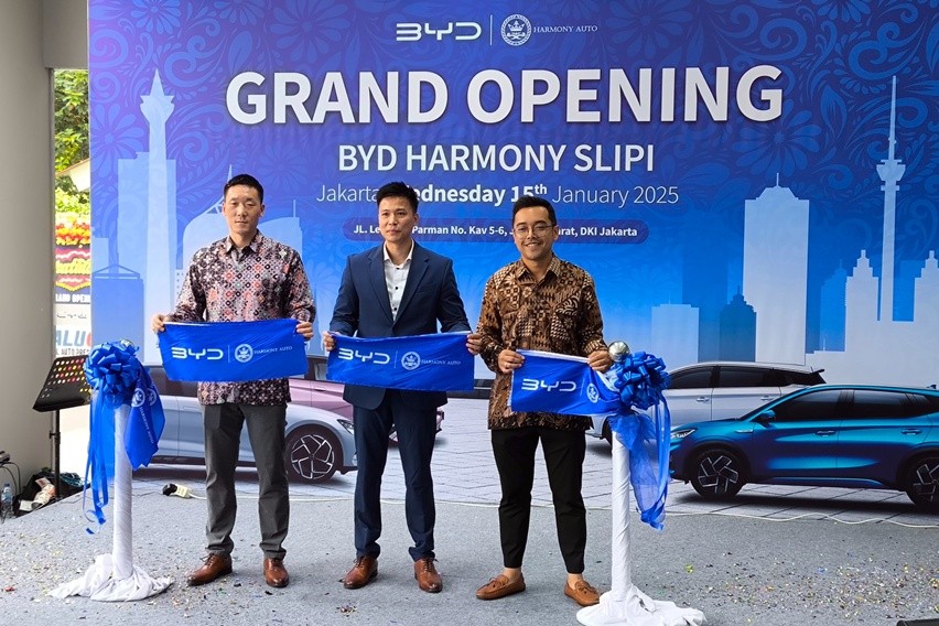 Diler BYD Harmony Slipi