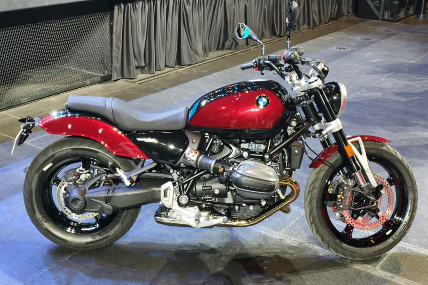 BMW R 12 cruiser bike