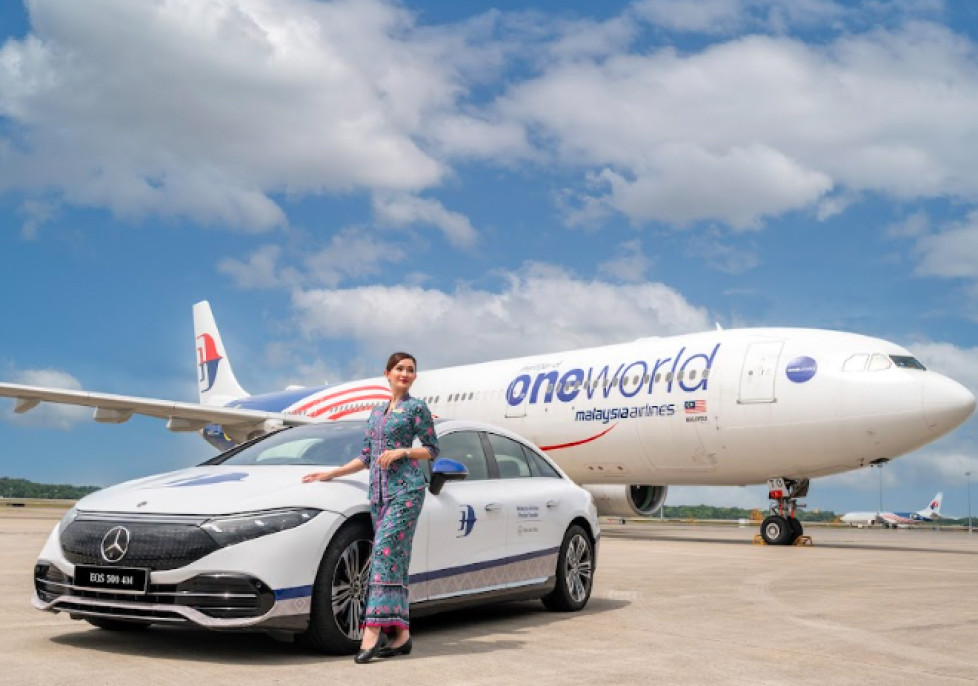 Mercedes-Bens EQS airport transfer KLIA