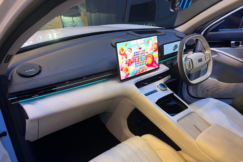 Geely EX5 interior