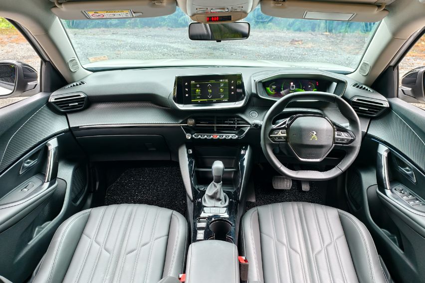 Peugeot 2008 cabin