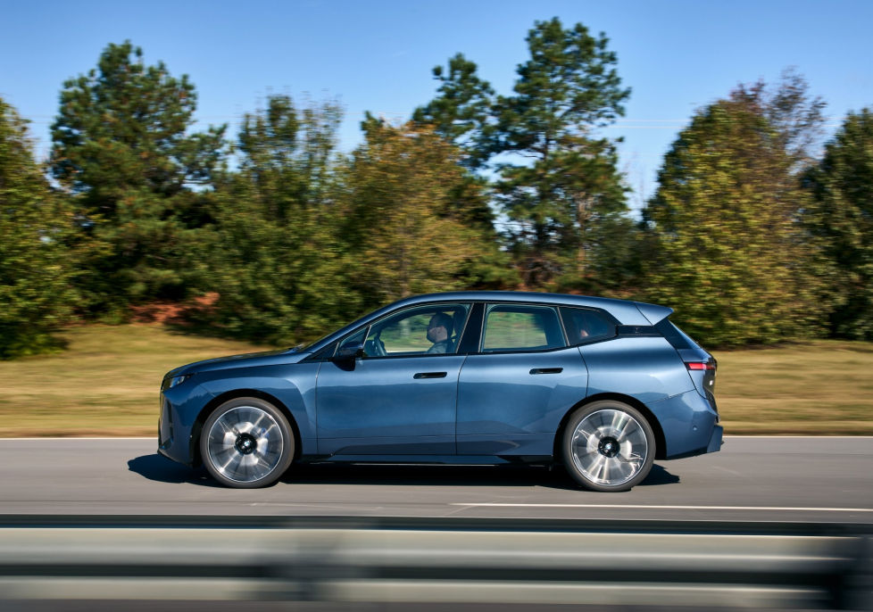 2025 BMW iX facelift performance