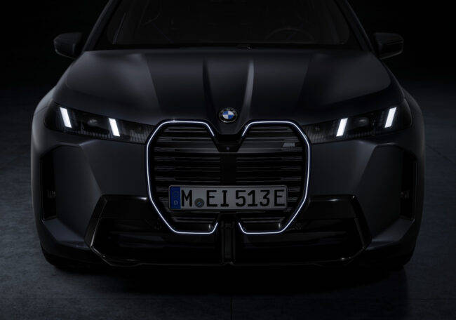 2025 BMW iX M Sport grille
