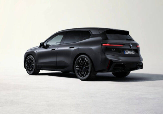 2025 BMW iX M Sport rear end