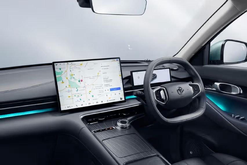 Proton e.MAS 7  interior