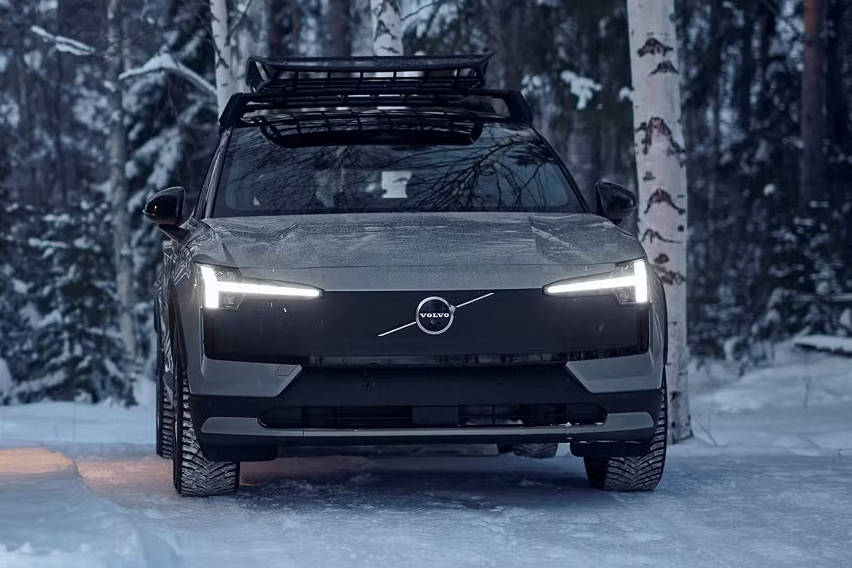 Volvo EX30 Cross Country