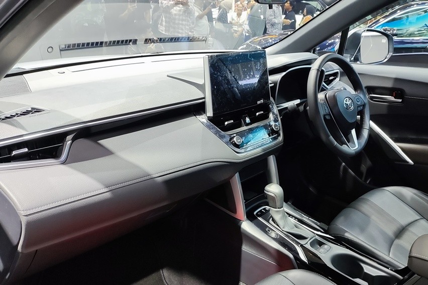 Corolla cross interior