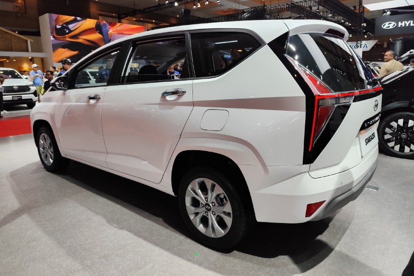 Hyundai stargazer essential tech