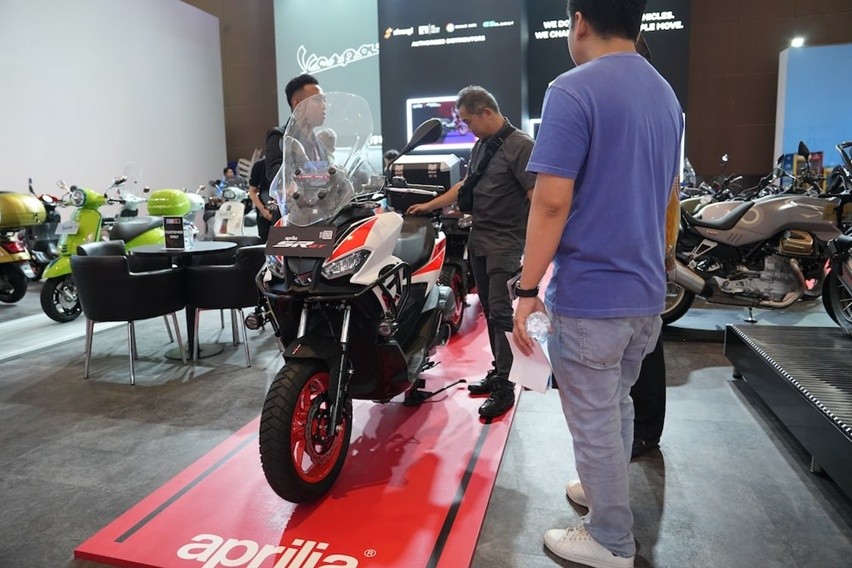 Aprilia SR-GT Sport