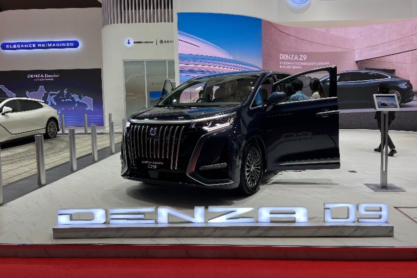 Dipajang di IIMS 2025, Lihat Kelengkapan Denza D9 dan Skema Cicilannya