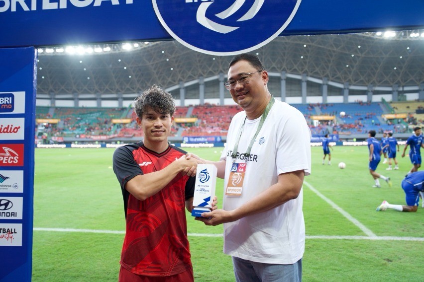 Hyundai Serahkan Penghargaan Best Goal of The Month Award Januari