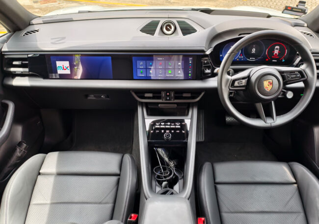 2025 Porsche Macan interior