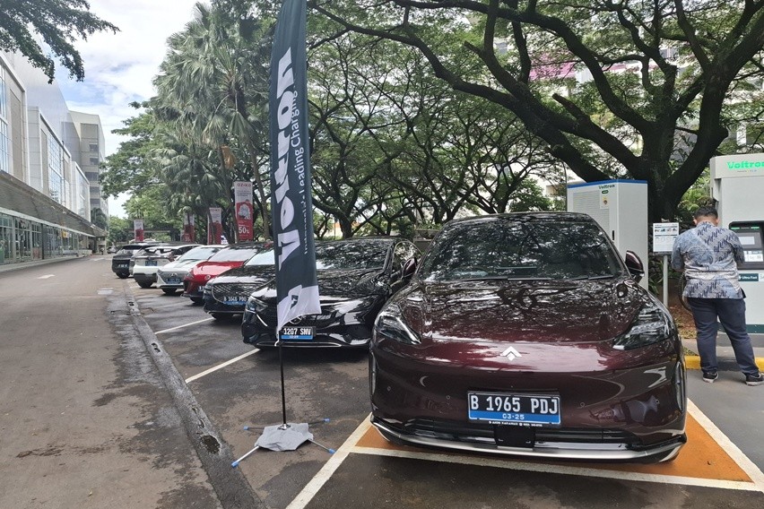 Voltron Hyper Fast Charging