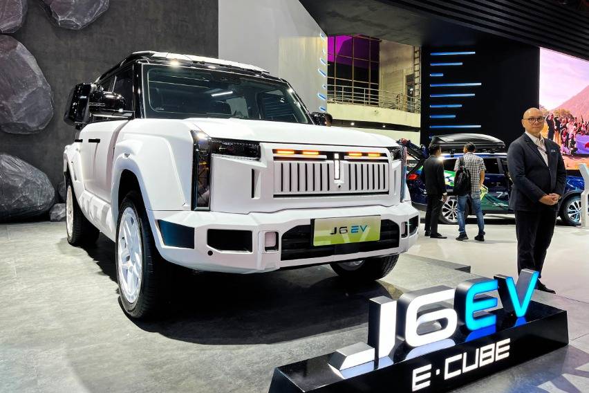 Chery J6