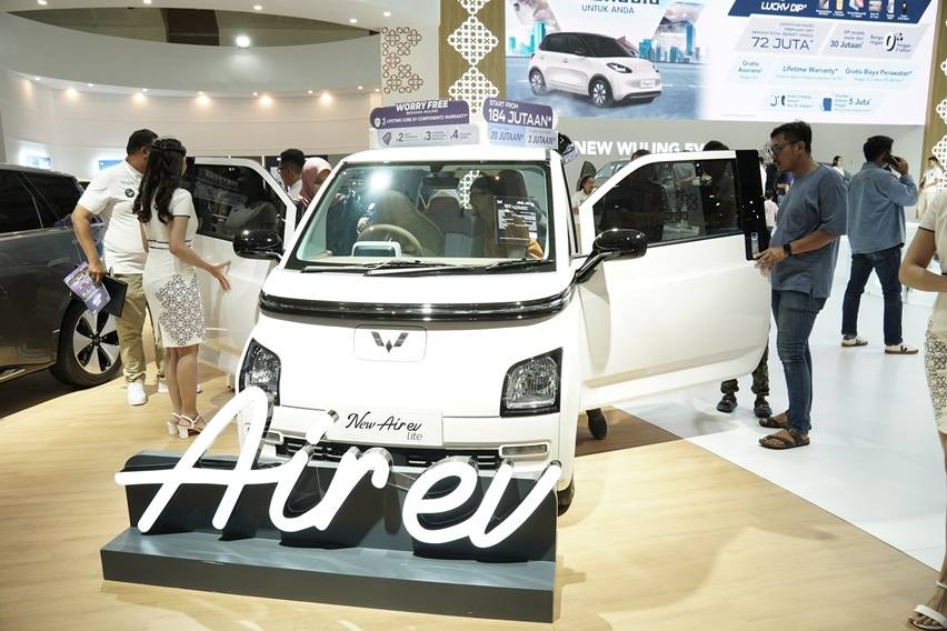 Lebih Baik dari Tahun Lalu, Wuling Kantongi 1.653 SPK di IIMS 2025 Lebih Baik dari Tahun Lalu, Wuling Kantongi 1.653 SPK di IIMS 2025