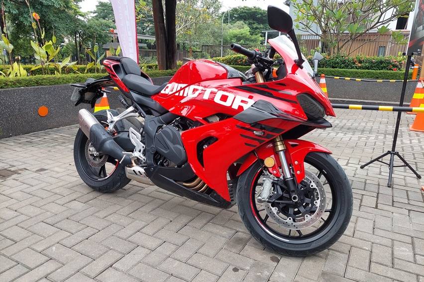 QJMotor SRK 800RR