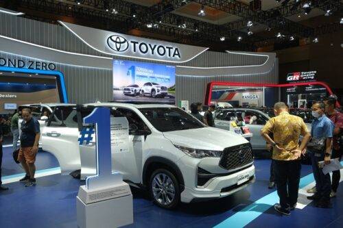 Toyota Kijang Innova Zenix HEV Paling Diminati di IIMS 2025 Toyota Kijang Innova Zenix HEV Paling Diminati di IIMS 2025