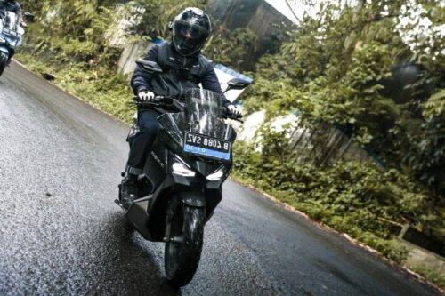 Test Ride Maka Cavalry: Jadi Standar Skutik Listrik Lokal yang Ideal Test Ride Maka Cavalry: Jadi Standar Skutik Listrik Lokal yang Ideal