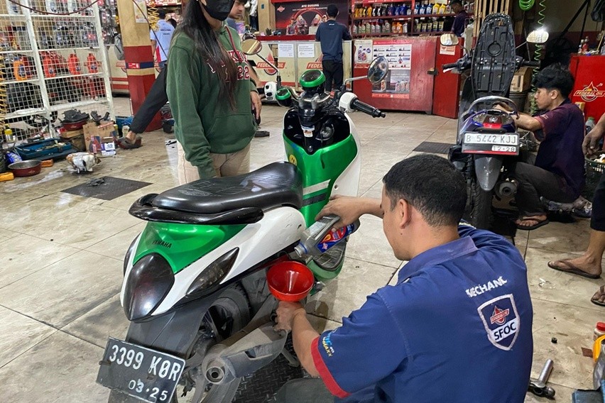Federal Oil Peduli Banjir, Bikin Program Ganti Oli Gratis di Bekasi