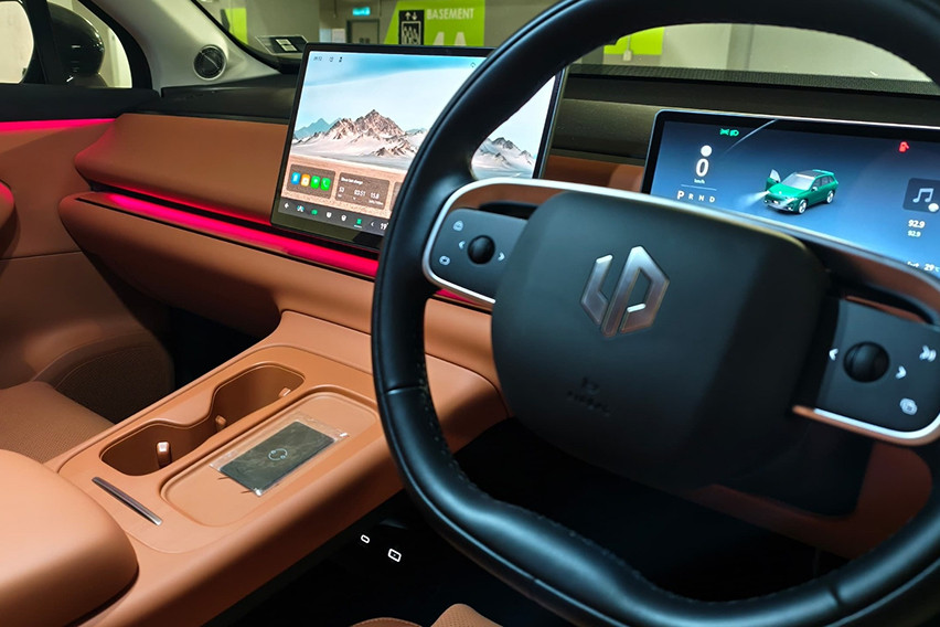 Leapmotor C10 steering wheel dashboard Malaysia