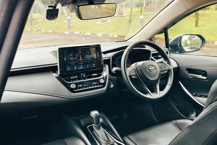 Toyota Corolla Sedan interior