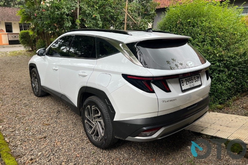 review Hyundai Tucson Hybrid