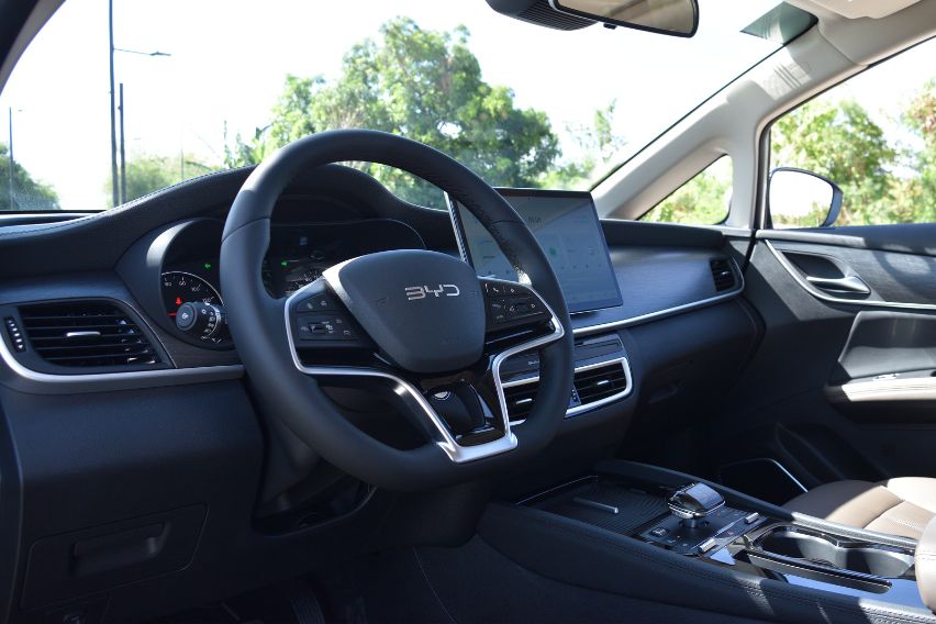 BYD eMAX 7