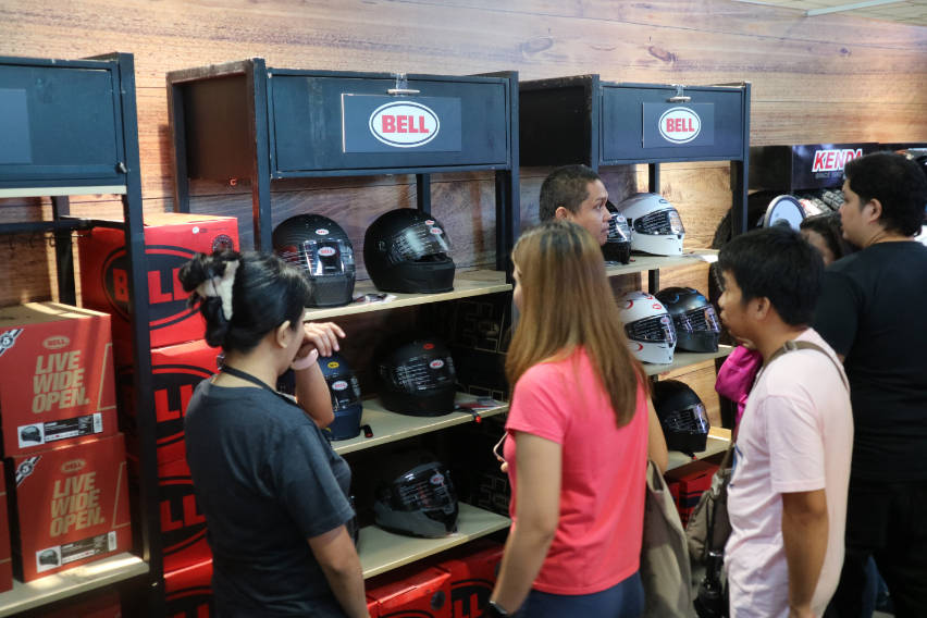 Bell at Makina Moto Expo