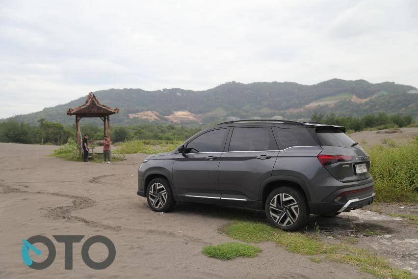 Wuling Almaz RS Pro Hybrid