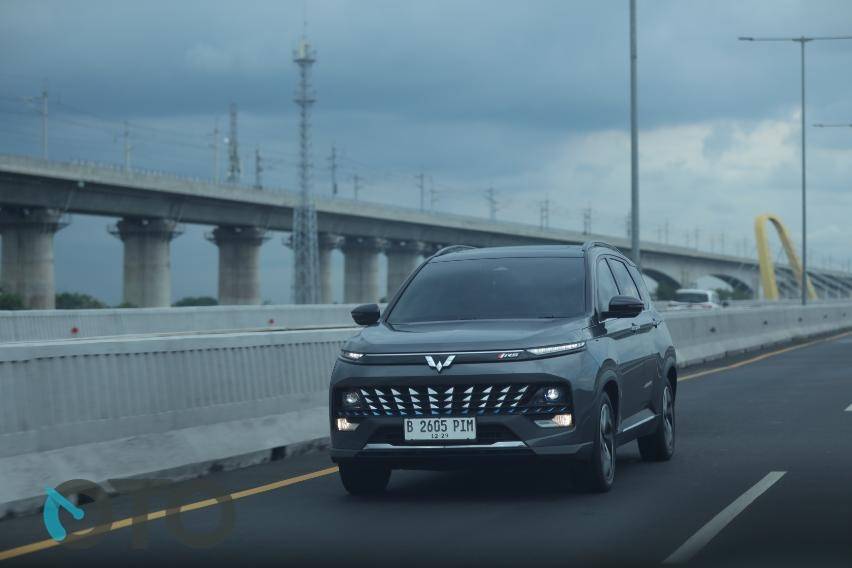 Wuling Almaz RS Pro Hybrid