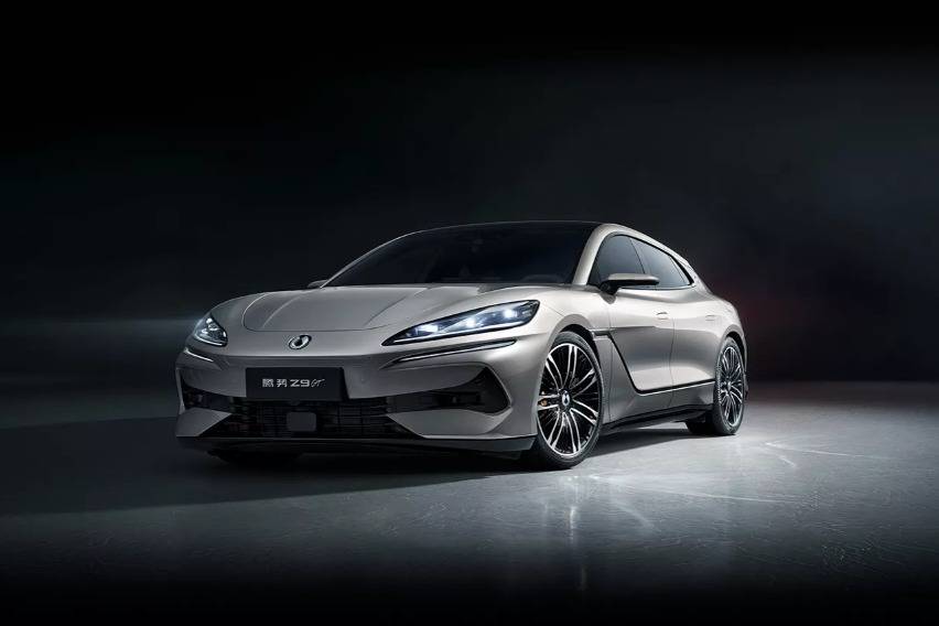 BYD Meluncurkan Denza di Eropa, Siap Lawan Porsche dan Mercedes-Benz BYD Meluncurkan Denza di Eropa, Siap Lawan Porsche dan Mercedes-Benz