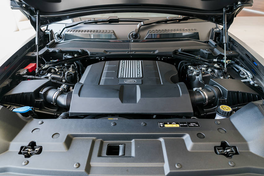 2025 Land Rover Defender V8 engine