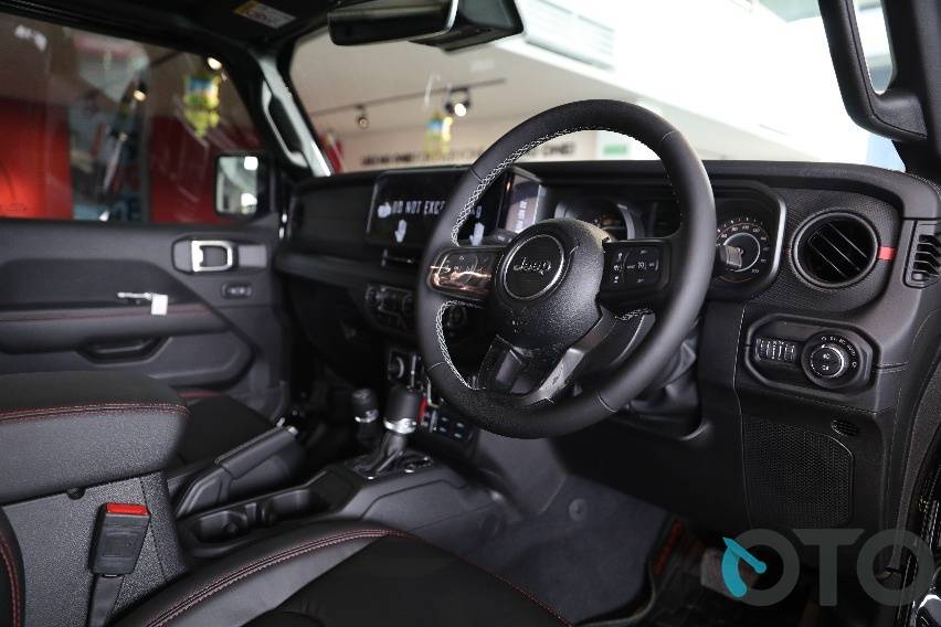 interior Jeep Wrangler Rubicon 4-Doors