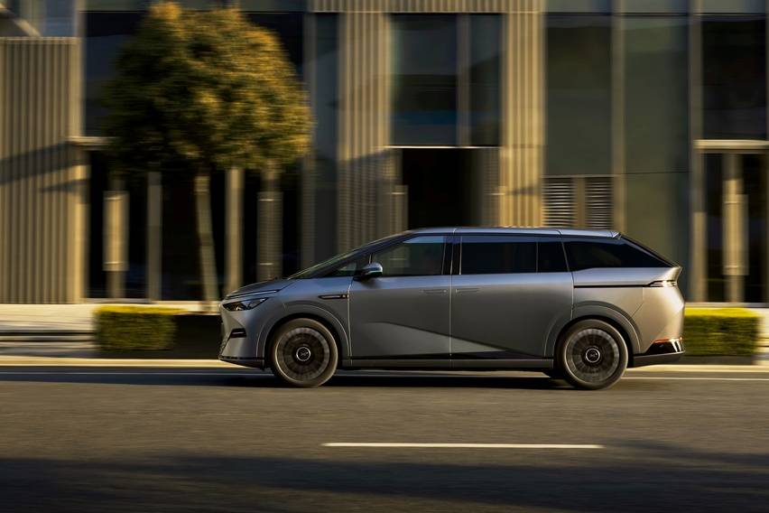 Xpeng Luncurkan MPV X9 2025 di Hongkong: Apa yang Baru?