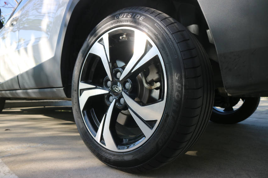 JAC JS4