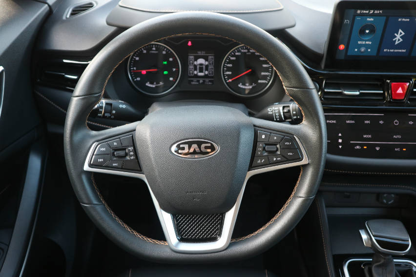 JAC JS4