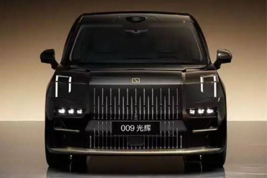 Zeekr 009 Grand Collector Edition debuts with 24K gold-plated trims Zeekr 009 Grand Collector Edition debuts with 24K gold-plated trims