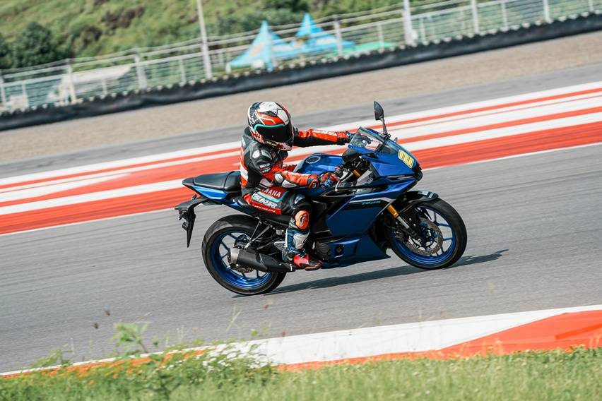 New Yamaha R25