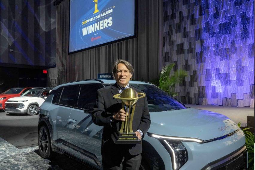 Kia EV3 Raih Gelar World Car of the Year 2025 Kia EV3 Raih Gelar World Car of the Year 2025