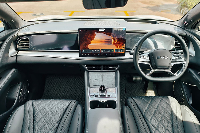 BYD sealion 7 performance interior